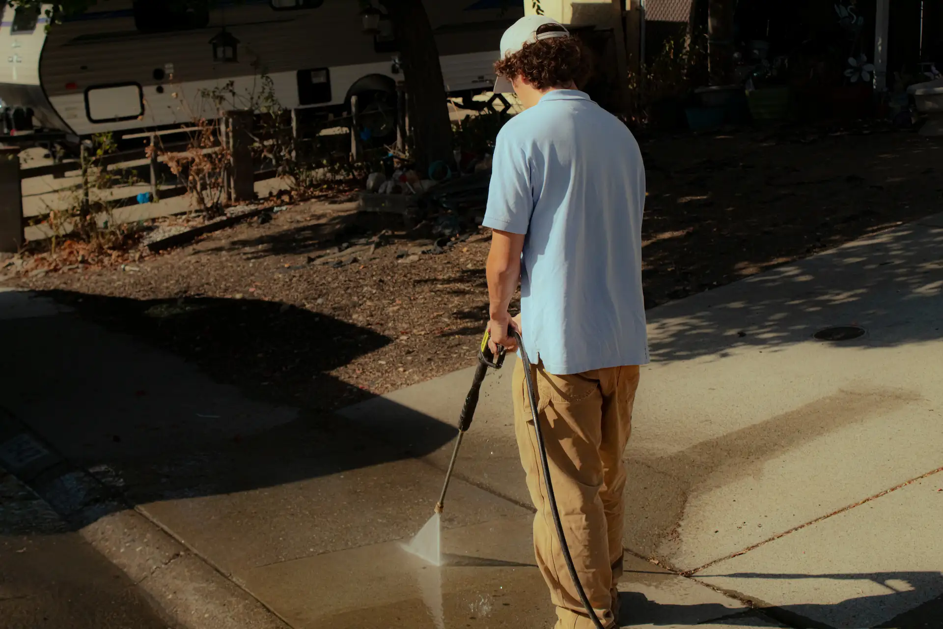 Screen repair and replacement services